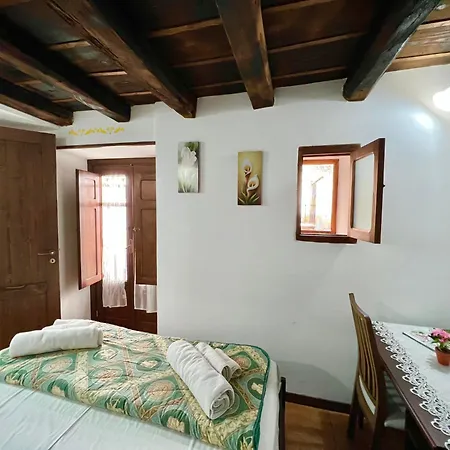 Osterio Apartment *