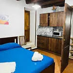 Osterio Apartment *